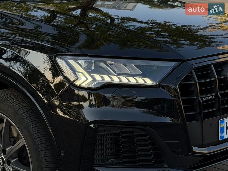Позашляховик / Кросовер Audi Q7 2021 в Дніпрі