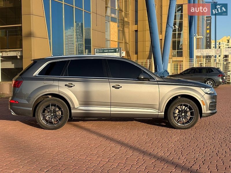 Внедорожник / Кроссовер Audi Q7 2017 в Харькове