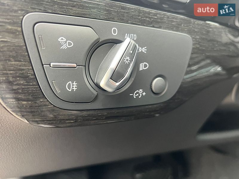 Позашляховик / Кросовер Audi Q7 2018 в Рівному