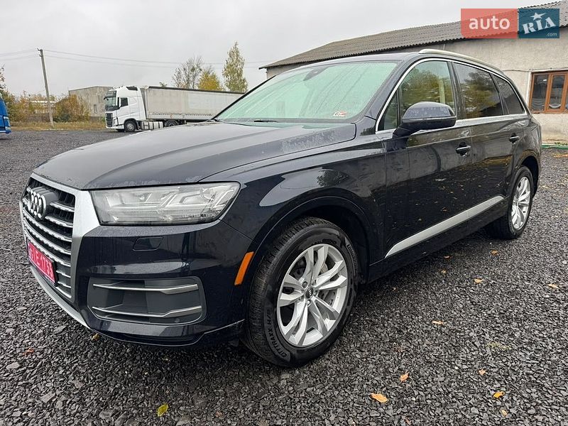 Внедорожник / Кроссовер Audi Q7 2018 в Вишневом