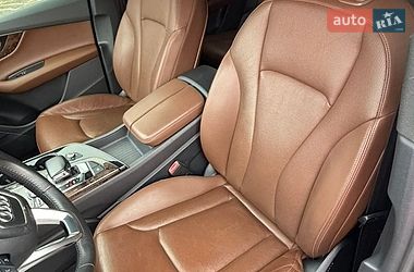 Позашляховик / Кросовер Audi Q7 2017 в Луцьку
