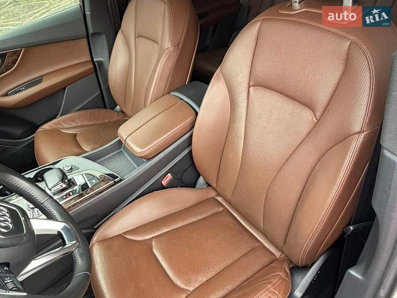 Позашляховик / Кросовер Audi Q7 2017 в Луцьку