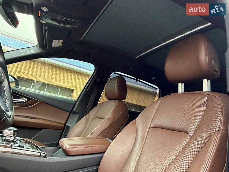 Позашляховик / Кросовер Audi Q7 2017 в Луцьку