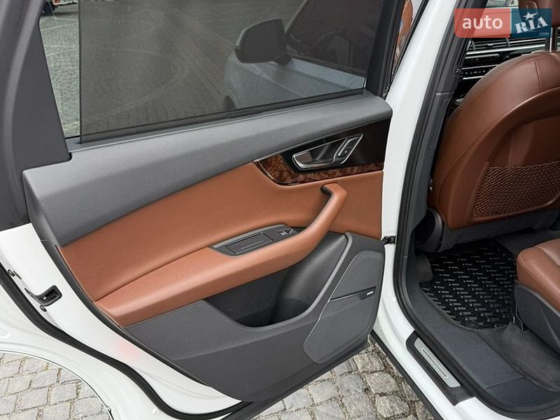 Позашляховик / Кросовер Audi Q7 2017 в Луцьку