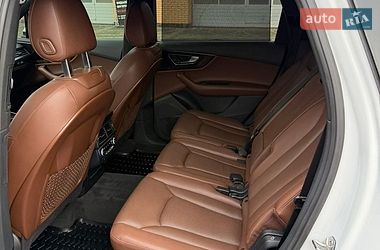 Позашляховик / Кросовер Audi Q7 2017 в Луцьку