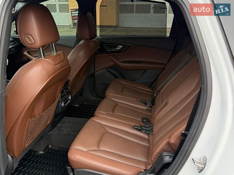 Позашляховик / Кросовер Audi Q7 2017 в Луцьку