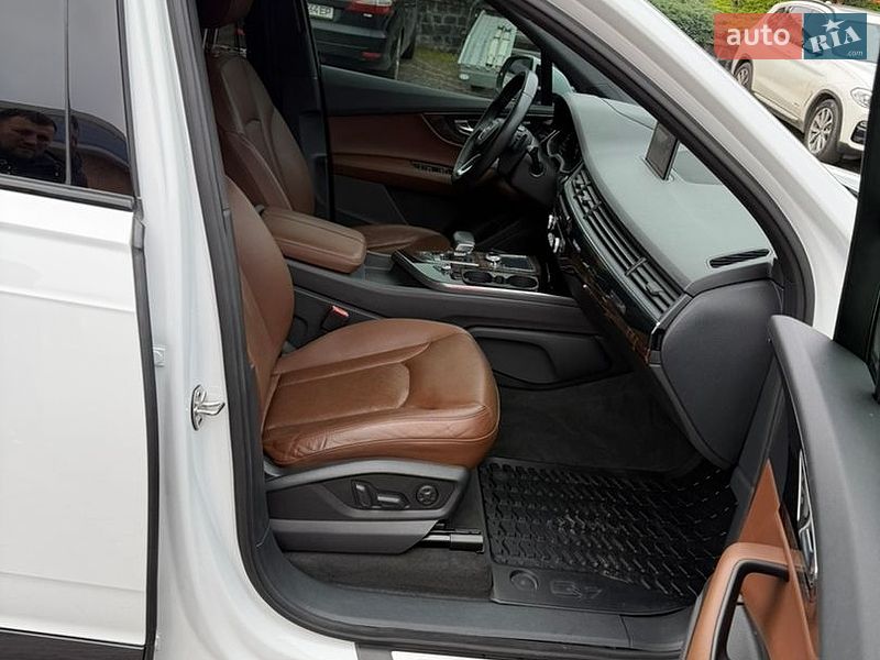 Позашляховик / Кросовер Audi Q7 2017 в Луцьку