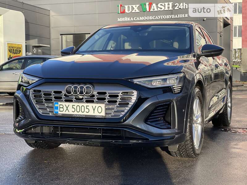Позашляховик / Кросовер Audi Q8 e-tron 2023 в Хмельницькому