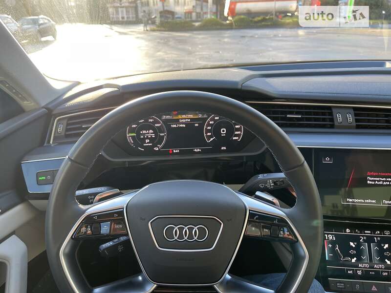 Позашляховик / Кросовер Audi Q8 e-tron 2023 в Хмельницькому