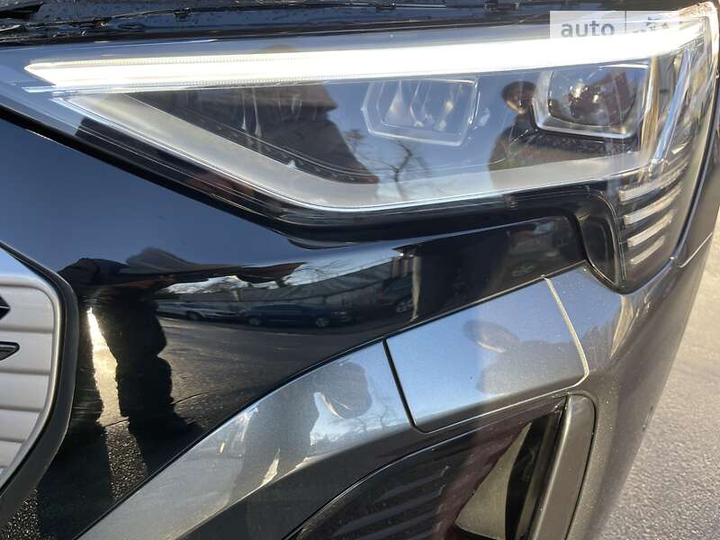 Позашляховик / Кросовер Audi Q8 e-tron 2023 в Хмельницькому