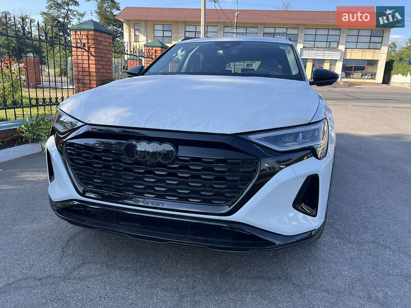 Позашляховик / Кросовер Audi Q8 e-tron 2023 в Дніпрі