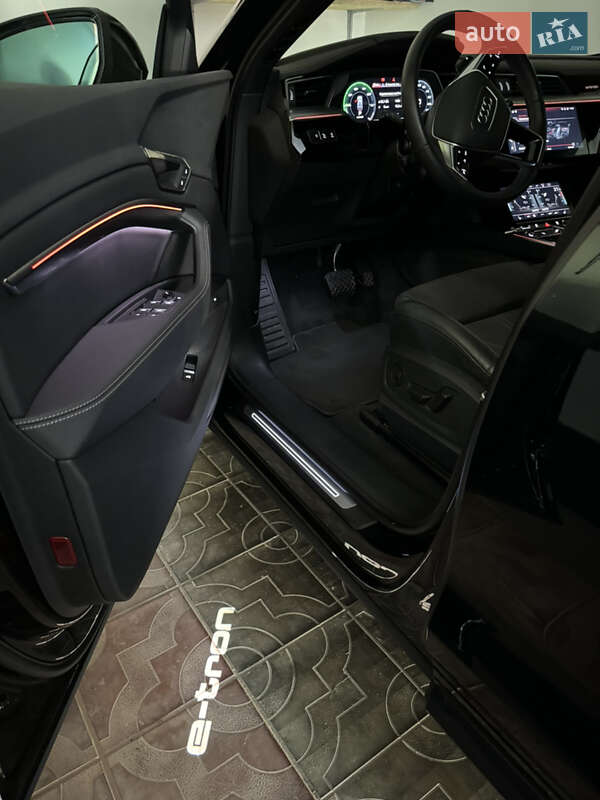 Внедорожник / Кроссовер Audi Q8 e-tron 2023 в Тернополе