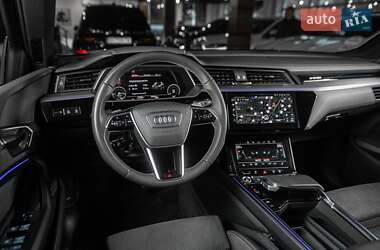 Внедорожник / Кроссовер Audi Q8 e-tron 2023 в 