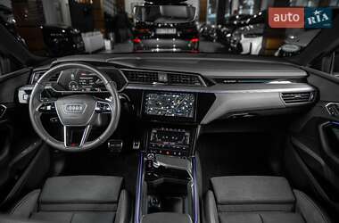 Внедорожник / Кроссовер Audi Q8 e-tron 2023 в 