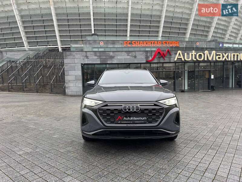 Позашляховик / Кросовер Audi Q8 e-tron 2023 в Києві