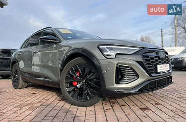 Позашляховик / Кросовер Audi Q8 e-tron 2023 в Хмельницькому