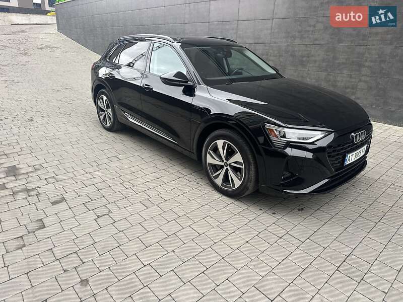 Внедорожник / Кроссовер Audi Q8 e-tron 2023 в Ивано-Франковске