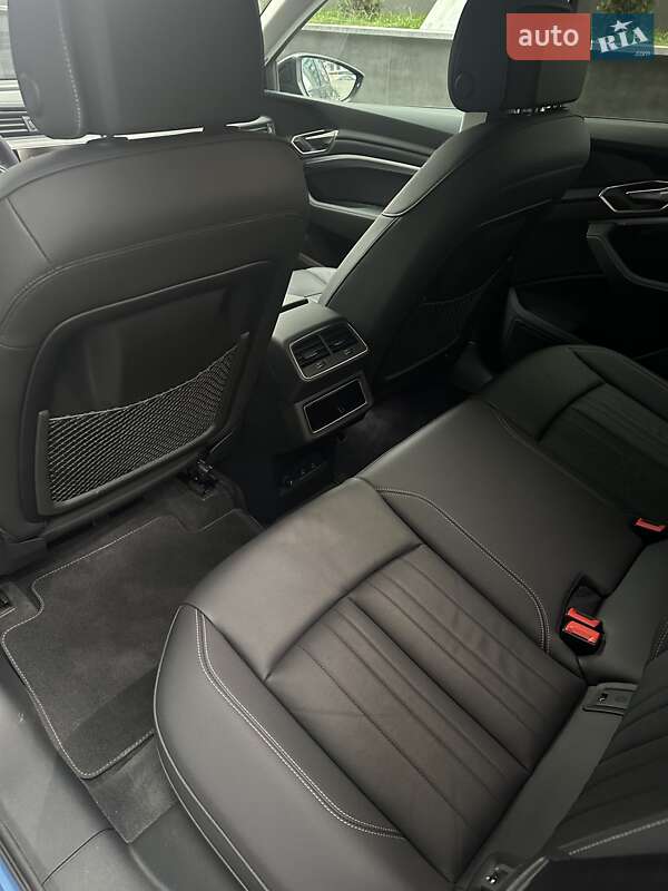 Внедорожник / Кроссовер Audi Q8 e-tron 2023 в Ивано-Франковске