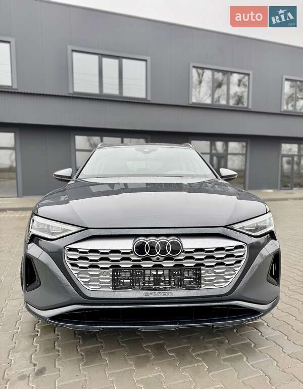 Внедорожник / Кроссовер Audi Q8 e-tron 2023 в Киеве