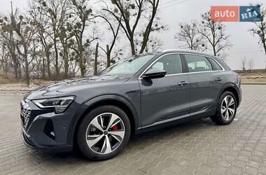 Внедорожник / Кроссовер Audi Q8 e-tron 2023 в Киеве