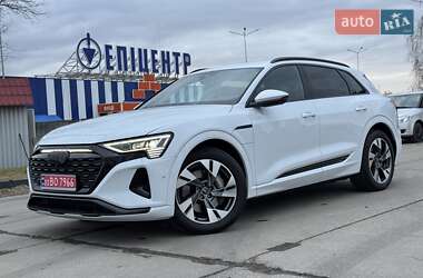 Позашляховик / Кросовер Audi Q8 e-tron 2024 в Києві