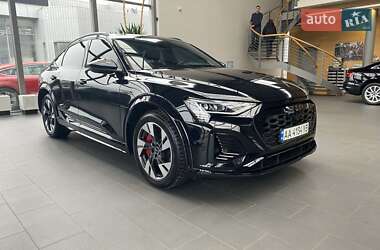 Позашляховик / Кросовер Audi Q8 e-tron 2023 в 