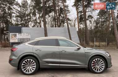 Внедорожник / Кроссовер Audi Q8 e-tron 2023 в 
