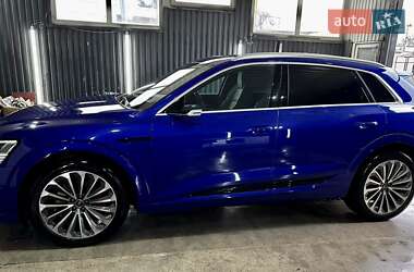 Внедорожник / Кроссовер Audi Q8 e-tron 2023 в 