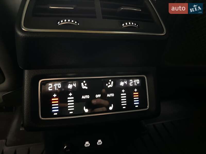 Позашляховик / Кросовер Audi Q8 e-tron 2023 в Хмельницькому