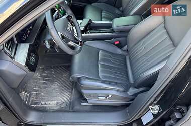 Внедорожник / Кроссовер Audi Q8 e-tron 2023 в 
