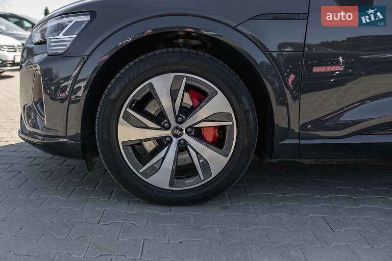 Внедорожник / Кроссовер Audi Q8 e-tron 2023 в Львове