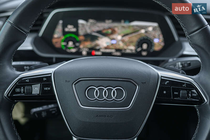 Внедорожник / Кроссовер Audi Q8 e-tron 2023 в Львове