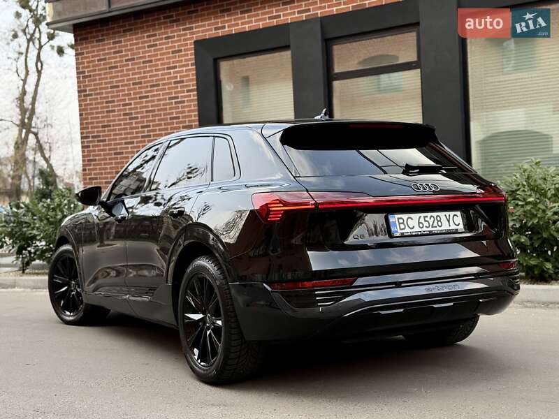 Внедорожник / Кроссовер Audi Q8 e-tron 2023 в Львове