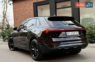 Внедорожник / Кроссовер Audi Q8 e-tron 2023 в 