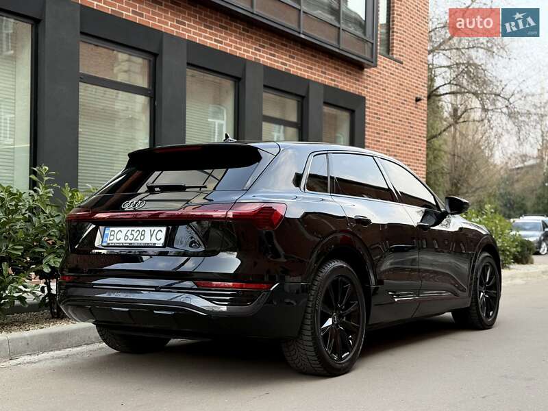 Внедорожник / Кроссовер Audi Q8 e-tron 2023 в Львове