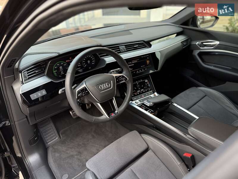 Внедорожник / Кроссовер Audi Q8 e-tron 2023 в Львове