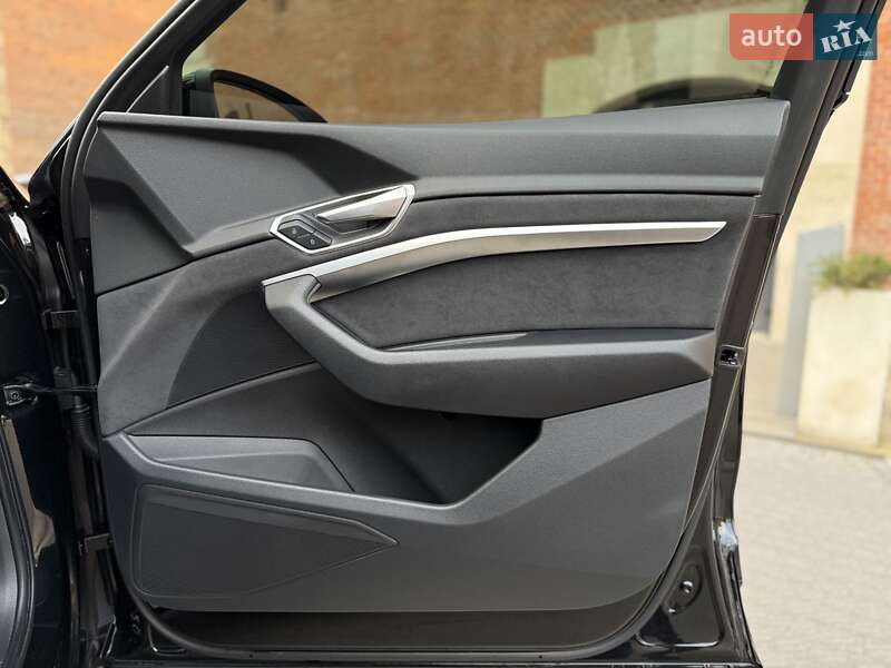 Внедорожник / Кроссовер Audi Q8 e-tron 2023 в Львове