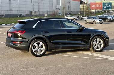 Внедорожник / Кроссовер Audi Q8 e-tron 2023 в 