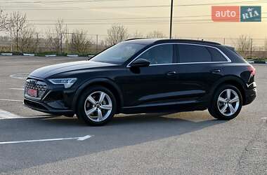 Внедорожник / Кроссовер Audi Q8 e-tron 2023 в 