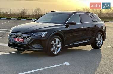 Внедорожник / Кроссовер Audi Q8 e-tron 2023 в 