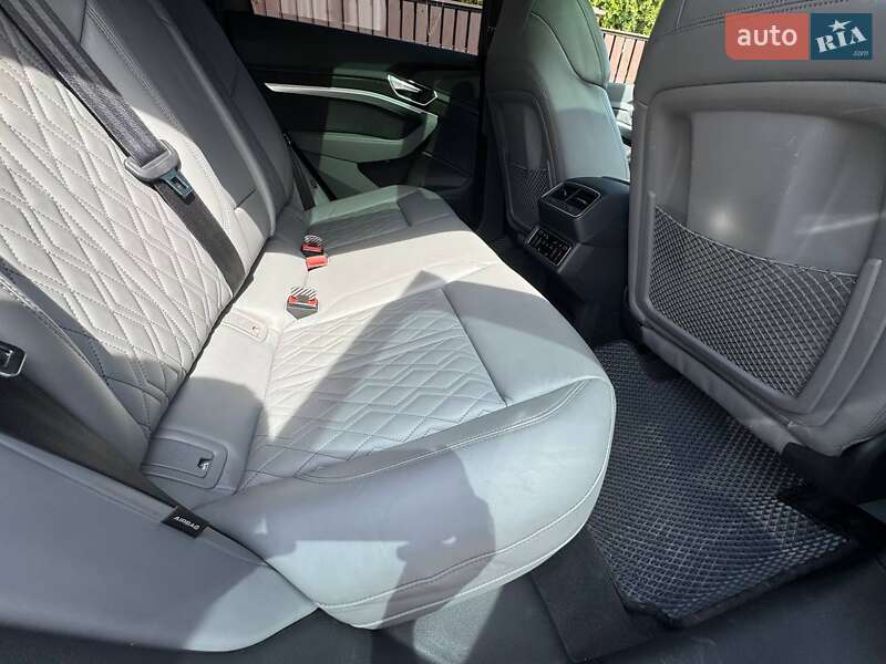 Внедорожник / Кроссовер Audi Q8 e-tron 2023 в Виннице