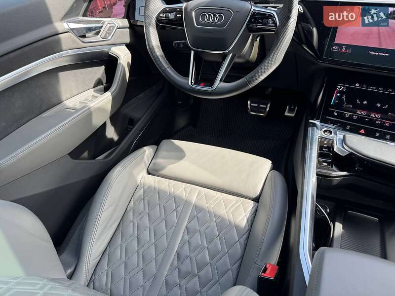 Внедорожник / Кроссовер Audi Q8 e-tron 2023 в Виннице