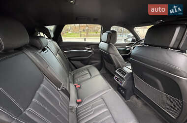 Внедорожник / Кроссовер Audi Q8 e-tron 2023 в 