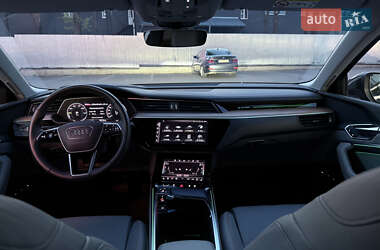 Внедорожник / Кроссовер Audi Q8 e-tron 2023 в 