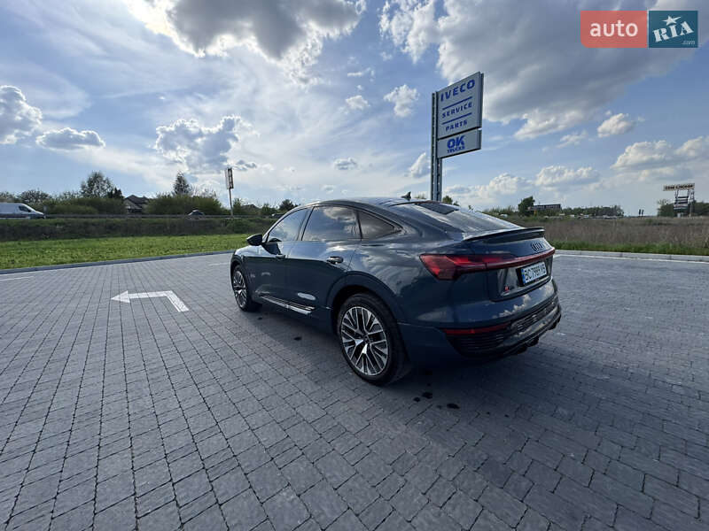 Позашляховик / Кросовер Audi Q8 e-tron 2023 в Львові