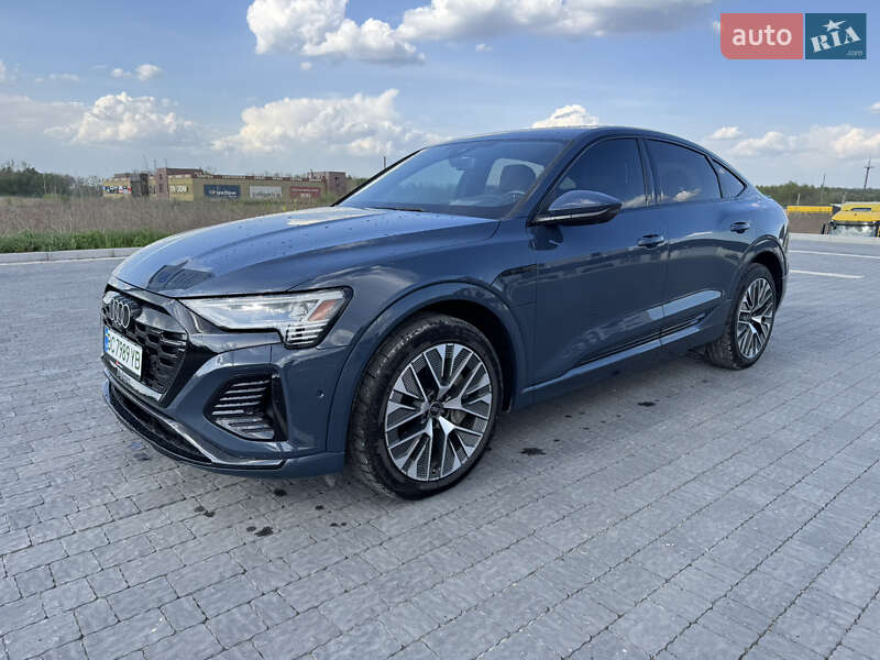 Внедорожник / Кроссовер Audi Q8 e-tron 2023 в 