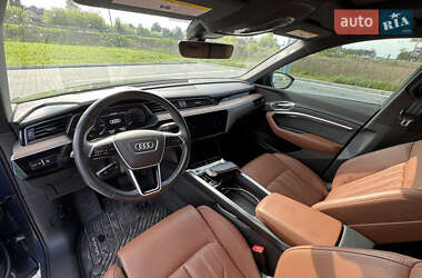 Внедорожник / Кроссовер Audi Q8 e-tron 2023 в 