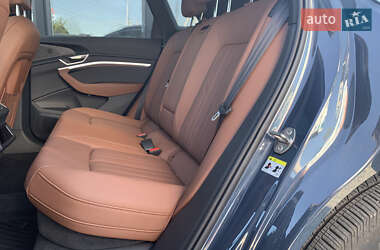 Внедорожник / Кроссовер Audi Q8 e-tron 2023 в 