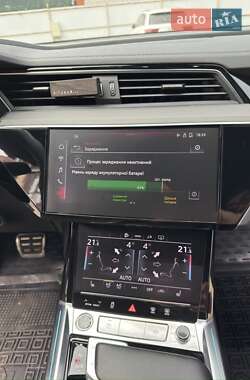 Внедорожник / Кроссовер Audi Q8 e-tron 2023 в 