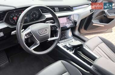 Внедорожник / Кроссовер Audi Q8 e-tron 2024 в 